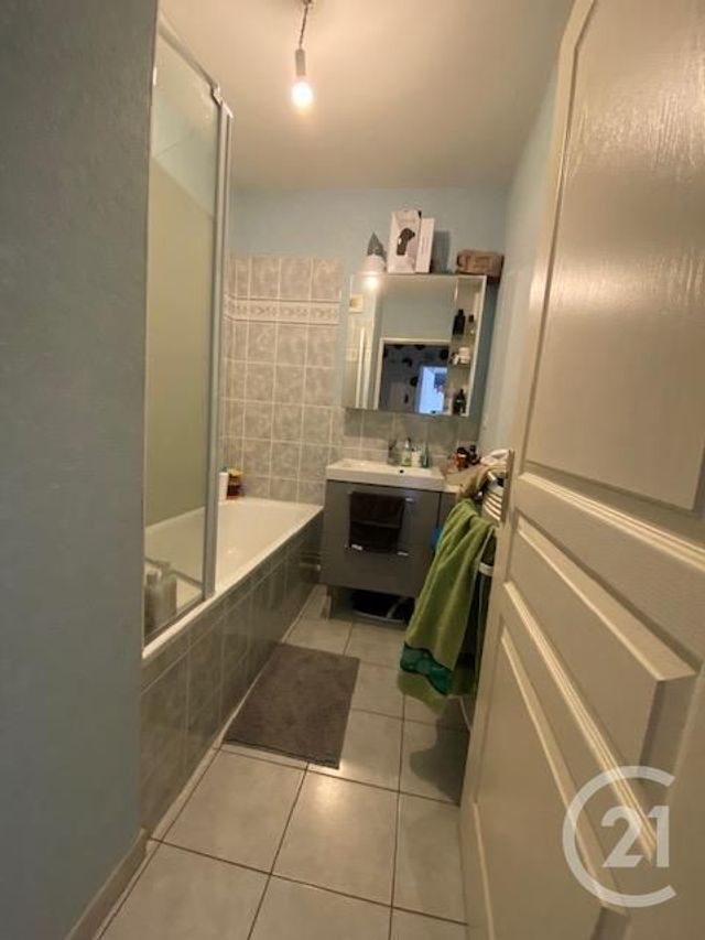 appartement à vendre - 2 pièces - 46.1 m2 - VITRE - 35 - BRETAGNE - Century 21 A.I.T appartement à vendre - 2 pièces - 46.1 m2 - VITRE - 35 - BRETAGNE - Century 21 A.I.T