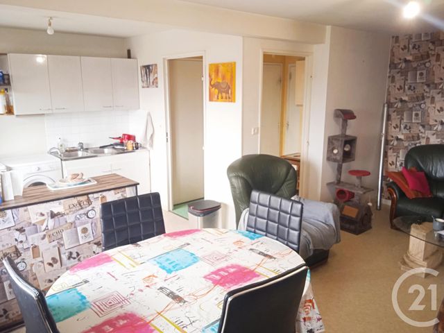 Appartement T3 à vendre - 3 pièces - 55.0 m2 - ARGENTRE DU PLESSIS - 35 - BRETAGNE - Century 21 A.I.T
