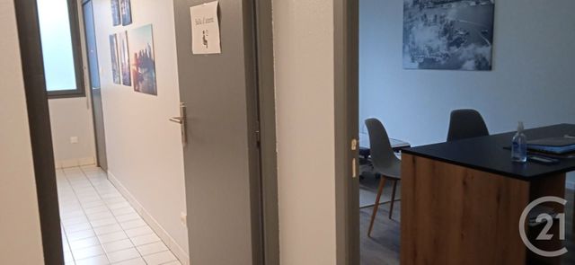 Appartement Local à louer - 3 pièces - 63.0 m2 - ARGENTRE DU PLESSIS - 35 - BRETAGNE - Century 21 A.I.T