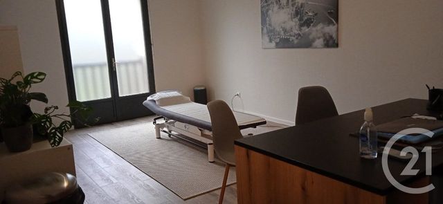 Appartement Local à louer - 3 pièces - 63.0 m2 - ARGENTRE DU PLESSIS - 35 - BRETAGNE - Century 21 A.I.T