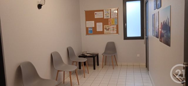 Appartement Local à louer - 3 pièces - 63.0 m2 - ARGENTRE DU PLESSIS - 35 - BRETAGNE - Century 21 A.I.T