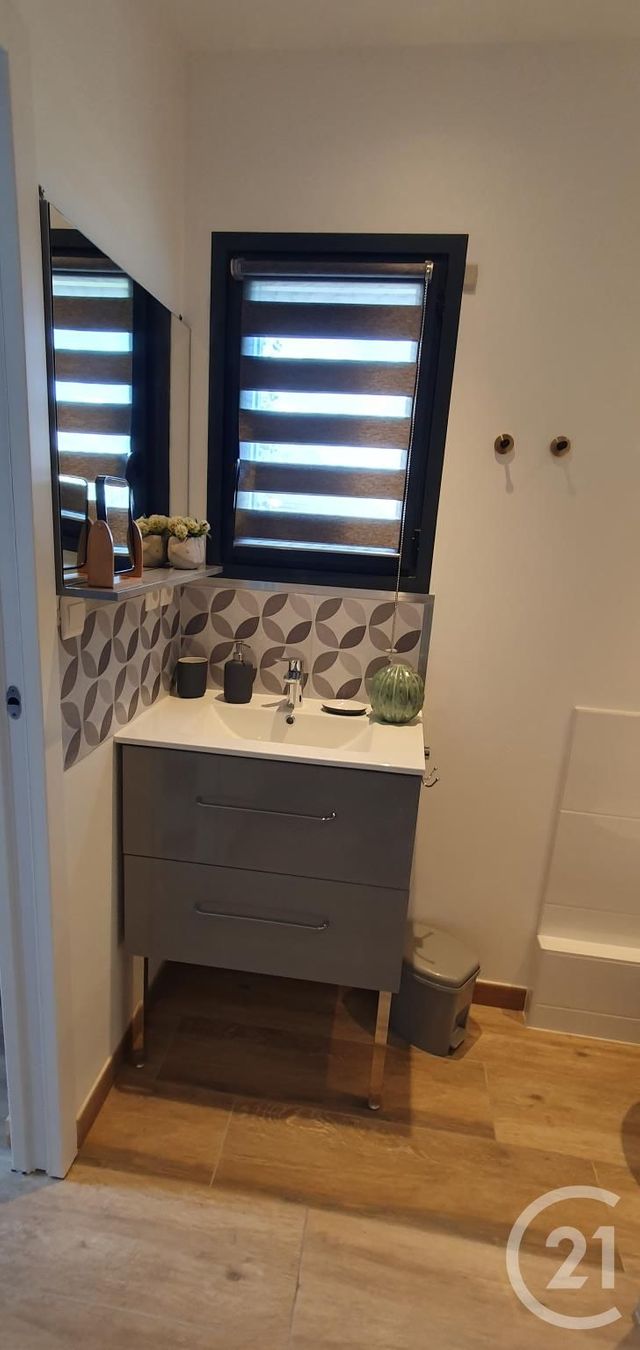 Appartement Studio à louer - 1 pièce - 17.0 m2 - ST JEAN SUR VILAINE - 35 - BRETAGNE - Century 21 A.I.T