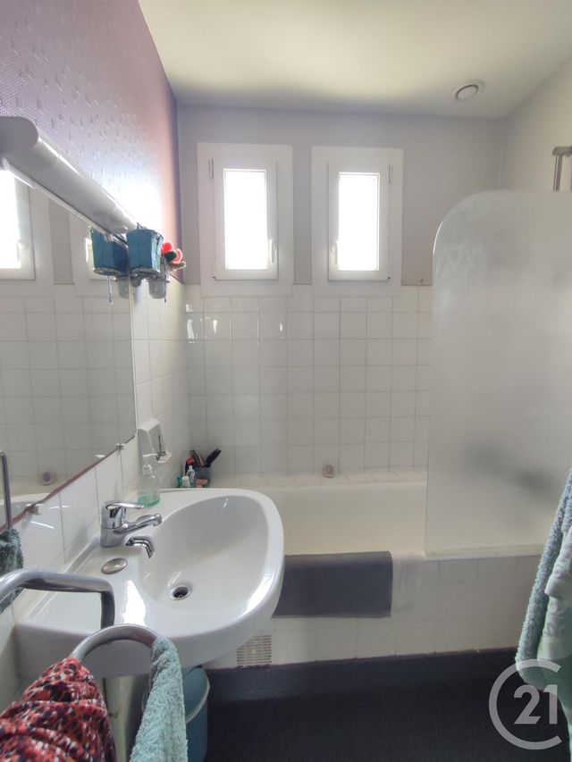 maison à louer - 3 pièces - 60.16 m2 - ARGENTRE DU PLESSIS - 35 - BRETAGNE - Century 21 A.I.T