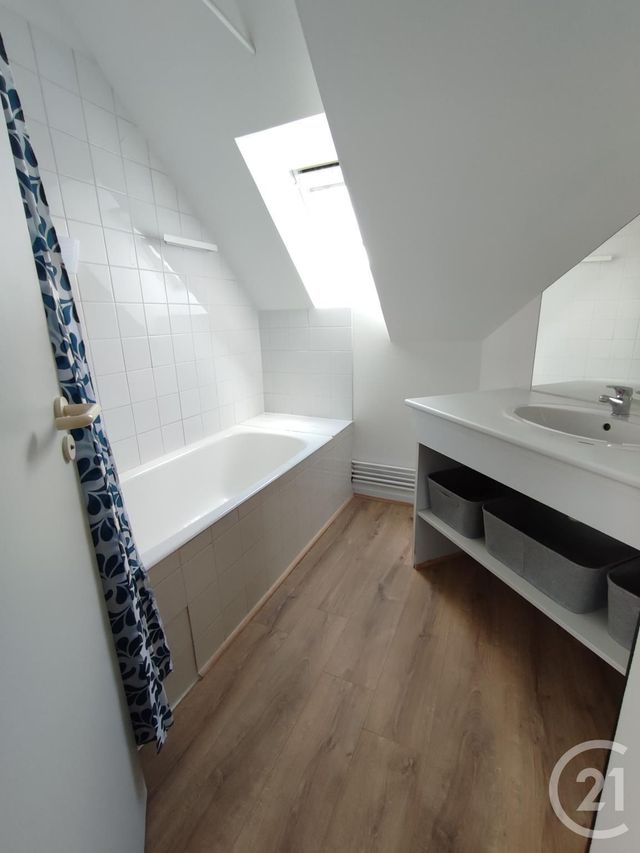 Appartement T2 à louer - 2 pièces - 33.29 m2 - VITRE - 35 - BRETAGNE - Century 21 A.I.T