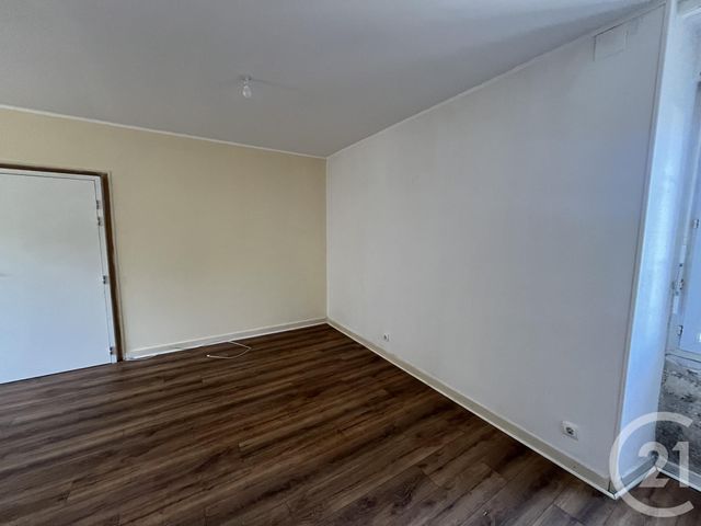 Appartement T2 à louer - 4 pièces - 42.15 m2 - ARGENTRE DU PLESSIS - 35 - BRETAGNE - Century 21 A.I.T