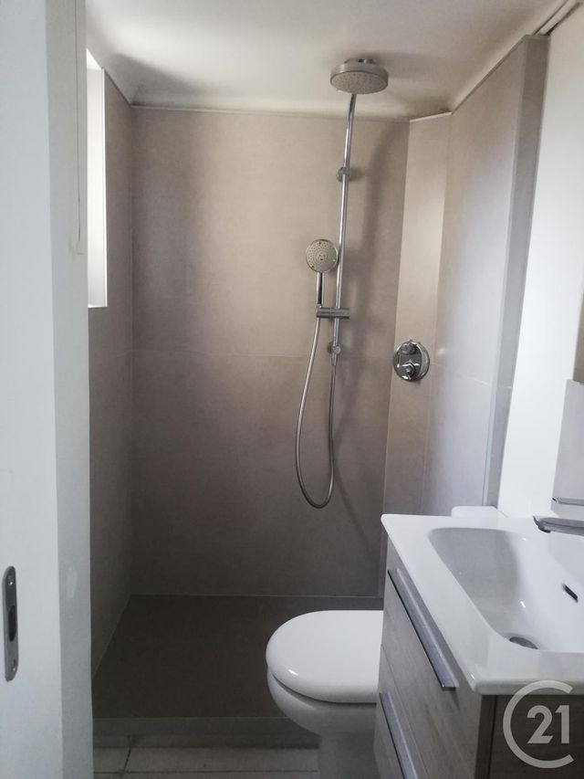 Appartement à louer - 3 pièces - 71.0 m2 - ARGENTRE DU PLESSIS - 35 - BRETAGNE - Century 21 A.I.T