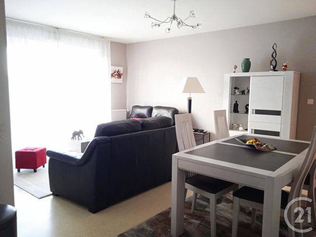 Appartement T4 à louer - 4 pièces - 81.56 m2 - CHARTRES DE BRETAGNE - 35 - BRETAGNE - Century 21 A.I.T