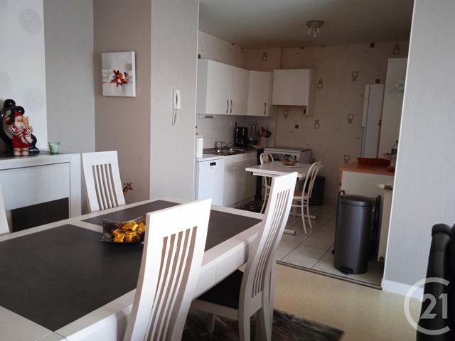 Appartement T4 à louer - 4 pièces - 81.56 m2 - CHARTRES DE BRETAGNE - 35 - BRETAGNE - Century 21 A.I.T