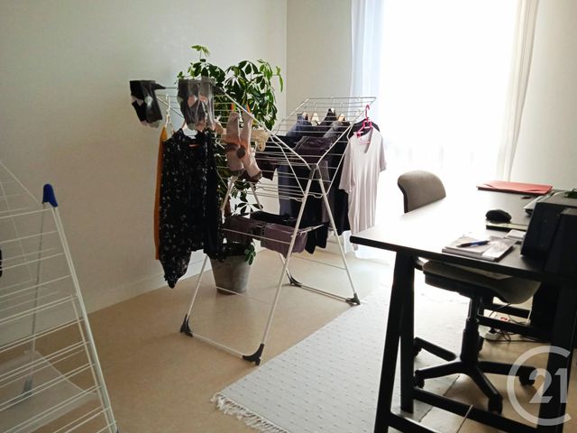 Appartement T4 à louer - 4 pièces - 81.56 m2 - CHARTRES DE BRETAGNE - 35 - BRETAGNE - Century 21 A.I.T