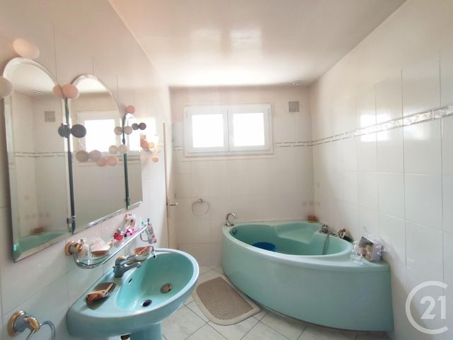 maison à vendre - 6 pièces - 166.22 m2 - VITRE - 35 - BRETAGNE - Century 21 A.I.T