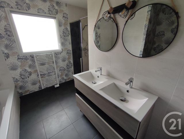 maison à louer - 4 pièces - 102.02 m2 - ETRELLES - 35 - BRETAGNE - Century 21 A.I.T