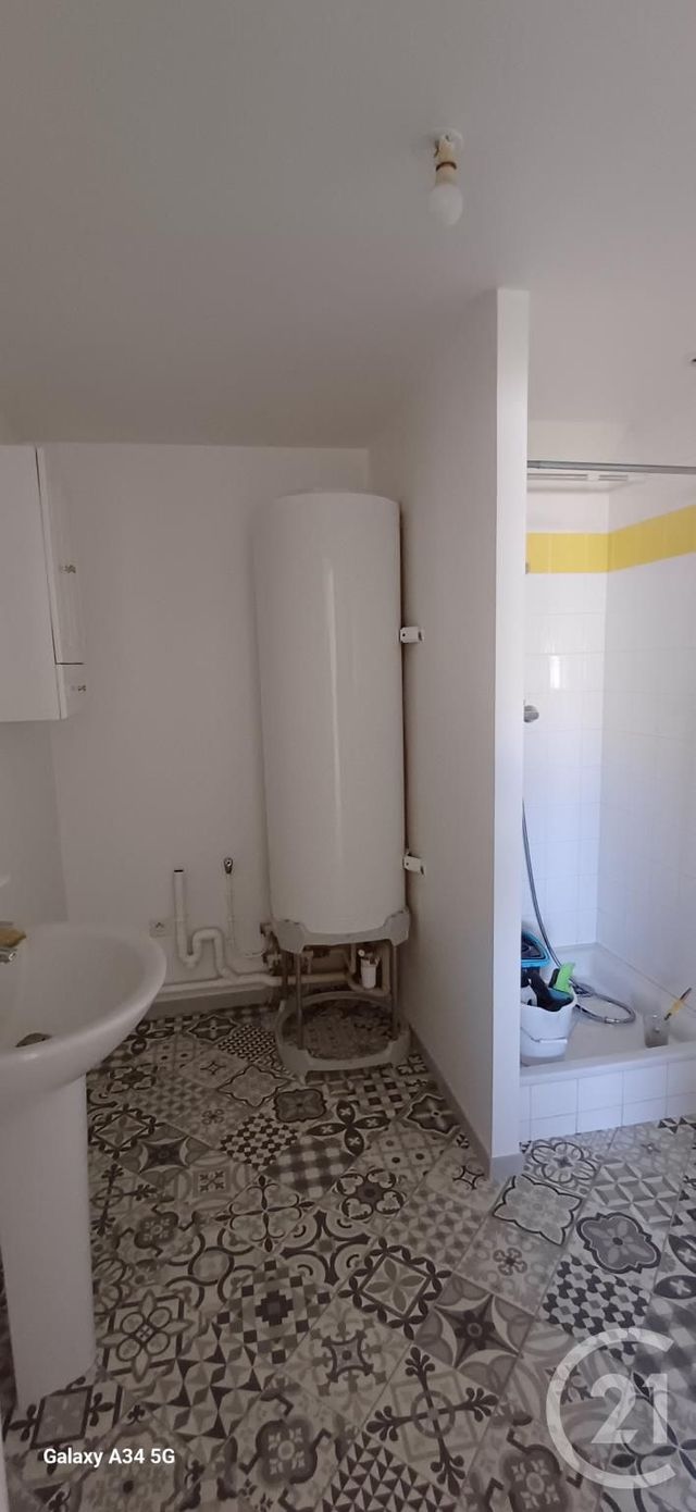 Appartement T2 à louer - 2 pièces - 51.0 m2 - ARGENTRE DU PLESSIS - 35 - BRETAGNE - Century 21 A.I.T