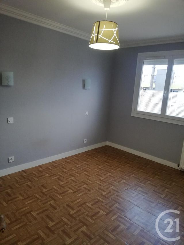 maison à louer - 5 pièces - 120.0 m2 - ARGENTRE DU PLESSIS - 35 - BRETAGNE - Century 21 A.I.T