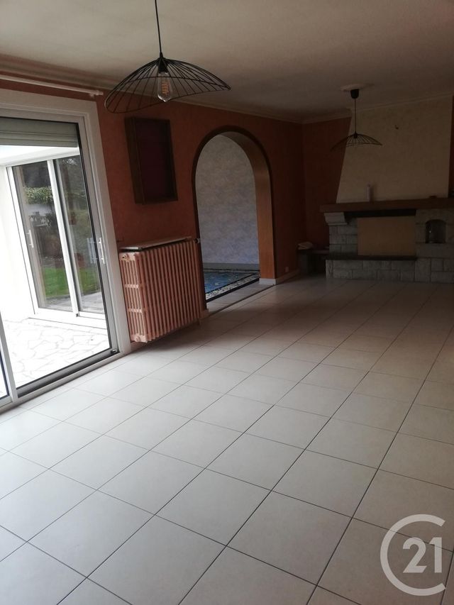 maison à louer - 5 pièces - 120.0 m2 - ARGENTRE DU PLESSIS - 35 - BRETAGNE - Century 21 A.I.T