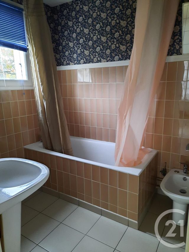 Appartement T2 à louer - 2 pièces - 40.08 m2 - LE PERTRE - 35 - BRETAGNE - Century 21 A.I.T