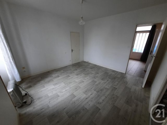 Appartement T2 à louer - 2 pièces - 40.08 m2 - LE PERTRE - 35 - BRETAGNE - Century 21 A.I.T