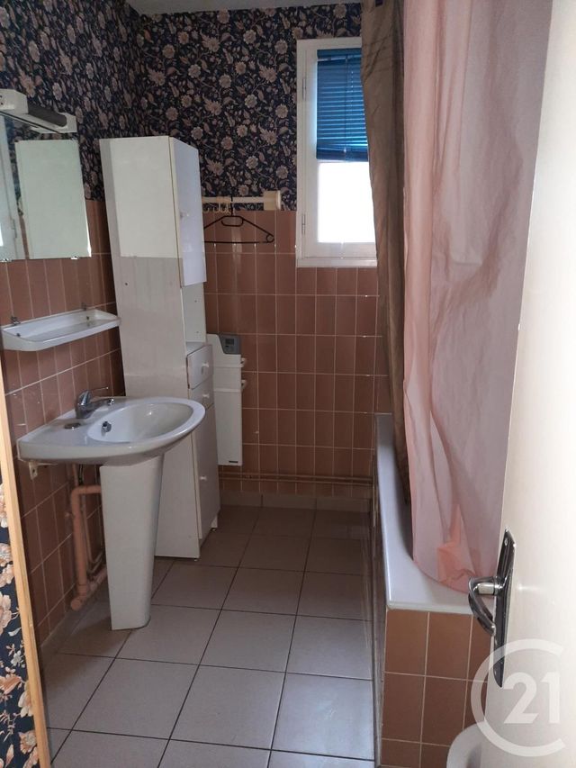 Appartement T2 à louer - 2 pièces - 40.08 m2 - LE PERTRE - 35 - BRETAGNE - Century 21 A.I.T