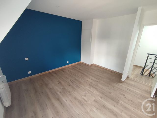 maison à louer - 3 pièces - 70.0 m2 - ARGENTRE DU PLESSIS - 35 - BRETAGNE - Century 21 A.I.T