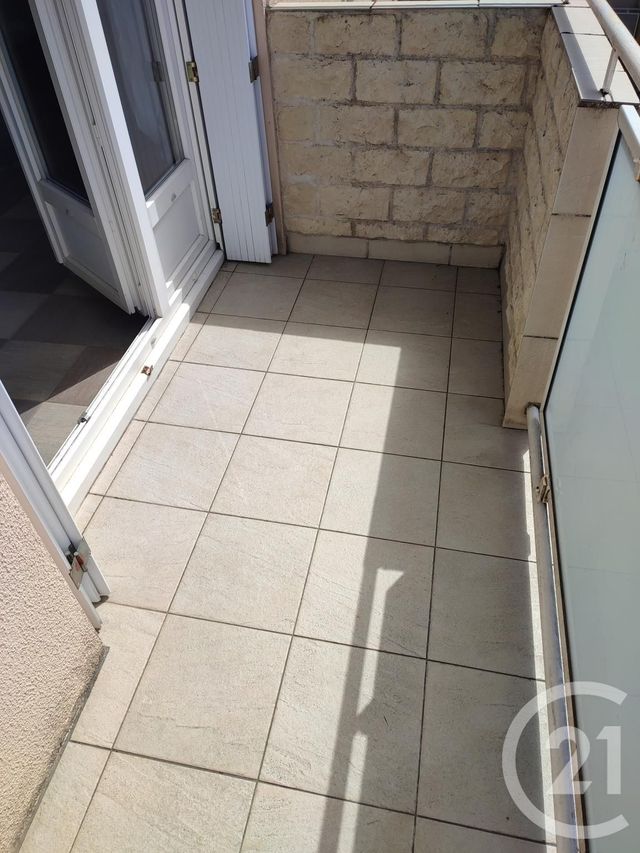Appartement T3 à louer - 3 pièces - 64.88 m2 - ST BERTHEVIN - 53 - PAYS-DE-LOIRE - Century 21 A.I.T